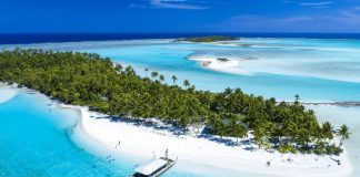 Cook Adaları Mutfağı, Güney Pasifik’in incisi olarak bilinen Cook Adaları’nın zengin kültürel geçmişini ve geleneksel beslenme alışkanlıklarını yansıtır. Ada halkı yüzyıllardır deniz ürünleri, tropikal meyveler ve kök sebzeleri kullanarak kendine özgü tarifler geliştirmiştir. Hindistancevizi, taro, balık ve ekmek ağacı, Cook Adaları mutfağının temel ögeleri arasında yer alır. Konulu bir haber görseli.