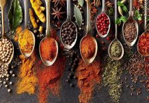 Doğu Anadolu baharatları, yalnızca yemeklere lezzet katmakla kalmaz, aynı zamanda binlerce yıllık geleneklerin ve doğayla iç içe yaşamın bir yansımasıdır. Bölgenin sert iklimi ve yüksek rakımlı yapısı, burada yetişen bitkilerin dayanıklılığını artırır. Bu da hem aromanın yoğunluğunu hem de şifalı etkisini yükseltir. Anadolu’nun en yüksek dağlarına sahip bu coğrafya, endemik bitki türleriyle Türkiye'nin en zengin aromatik hazinelerinden biridir. Konulu bir haber görseli.