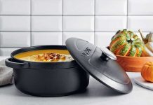 Döküm tencerede pişirme, özellikle geleneksel mutfaklarda yüzyıllardır kullanılan bir yöntemdir. Bu pişirme tekniği, yemeklerin lezzetini ve aromasını maksimum seviyeye çıkarmak için tercih edilir. Döküm tencereler, ısıyı eşit dağıtarak malzemelerin dengeli pişmesini sağlar ve yiyeceklerin besin değerini korur. Tüm haber detayı için tııklayınız.