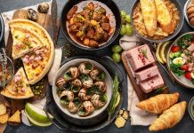 Fransız mutfağı, yalnızca Avrupa’nın değil dünyanın da en prestijli gastronomi kültürlerinden biridir. Tarih boyunca aristokrat sofralarından taşraya kadar yayılan bu mutfak kültürü, bölgesel çeşitliliği ve zamana direnen tarifleriyle öne çıkar. Fransa’nın farklı bölgeleri, kendine özgü malzemeler ve pişirme teknikleriyle ayrı ayrı mutfak geleneklerine sahiptir. Provence bölgesinin zeytinyağlı sebze yemekleri ile Normandiya'nın tereyağlı deniz ürünleri birbiriyle taban tabana zıt görünse de Fransız yemek kültürü çatısı altında birleşir. Konulu bir haber görseli.