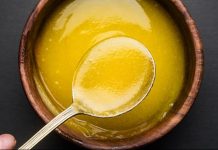Ghee, yani sade yağ, Hindistan mutfağında ve dünya mutfaklarında uzun yıllardır kullanılan geleneksel bir pişirme malzemesidir. Ghee ile pişirme, yiyeceklerin aromasını yoğunlaştırırken dokusunu korumasını sağlar. Bu teknik, özellikle sebze, et ve baklagillerde tercih edilir ve yemeklere hem lezzet hem de zengin bir aroma katar. Konulu bir haber görseli.