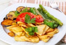 Kızartma: Lezzetin Altın Dokunuşu Ve Mutfağımızdaki Yeri Kızartma, yiyeceklerin sıcak yağ veya yağlı tava üzerinde pişirilmesi yöntemidir. Bu teknik, yiyeceklerin dışının çıtır ve içinin yumuşak kalmasını sağlar. Kızartma yöntemi, hem ev mutfaklarında hem de restoranlarda popüler bir pişirme tekniğidir. Patates, tavuk, balık ve sebzeler, bu yöntemin en sık uygulandığı gıdalar arasında yer alır.