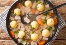 Liechtenstein Mutfağı Liechtenstein mutfağı, Avrupa’nın kalbinde küçük ama kültürel açıdan zengin bir ülkenin gastronomik mirasını yansıtır. İsviçre ve Avusturya mutfaklarından etkilenen bu mutfak, hem geleneksel hem de modern tarifleri ile dikkat çeker. Tarih boyunca köy evlerinden saray sofralarına kadar uzanan yemek kültürü, ülkenin yemek geleneğini korumasında önemli bir rol oynamıştır. Konulu bir haber görseli.