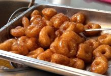 Lokma, Türk mutfağının vazgeçilmez tatlılarından biridir ve pişirme usulü, lezzetini doğrudan etkiler. Lokma yapımında hamurun kıvamı, mayalanma süresi ve yağın sıcaklığı gibi faktörler oldukça önemlidir. Hamurun doğru şekilde hazırlanması, lokmaların puf puf kabarmasını sağlar ve çıtır bir dış yüzey oluşmasına yardımcı olur. Konulu bir haber görseli.