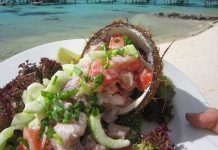 Tahiti Mutfağı Tahiti Mutfağı, Fransız Polinezyası’nın en büyük adası olan Tahiti’nin zengin kültürel ve tarihsel geçmişini sofralara taşıyan bir gastronomi anlayışıdır. Ada halkı yüzyıllardır deniz ürünleri, tropikal meyveler ve kök sebzeleri kullanarak kendine özgü tarifler geliştirmiştir. Hindistancevizi, balık ve taro, Tahiti mutfağının temel ögelerindendir. Konulu bir haber görseli.
