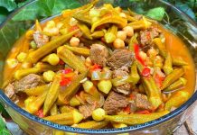 Etli Bamya: Sofraların Sağlıklı Ve Lezzetli Yemeği Etli bamya, Türk mutfağının vazgeçilmez lezzetlerinden biri olarak sofralarda kendine özel bir yer edinmiştir. Hem etin protein bakımından zengin içeriğini hem de bamyanın lif ve vitamin değerini bir araya getiren bu yemek, dengeli beslenme açısından oldukça önemlidir. Bamya, özellikle yaz aylarında taze olarak kullanıldığında yemeğe tatlımsı ve hafif ekşi bir aroma kazandırır. Konulu bir haber görseli.