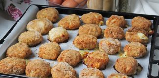 Fırında nugget, özellikle hızlı ve pratik bir öğün hazırlamak isteyenler için ideal bir seçenektir. Tavuk göğsü veya but eti kullanılarak hazırlanan nuggetlar, doğru tekniklerle fırında pişirildiğinde hem çıtır hem de sulu kalır. Bu yöntem, klasik kızartma ile kıyaslandığında daha az yağ kullanımı sağlar ve böylece daha sağlıklı bir yemek alternatifi sunar. Konulu bir haber görseli.