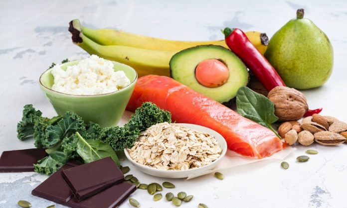 Fit & Sağlıklı Seçenekler: Her Gün İçin İdeal Tercihler Günümüzde insanlar yaşam tarzlarını yeniden gözden geçiriyor ve daha sağlıklı bir hayat için adımlar atıyor. Fit & sağlıklı seçenekler bu noktada ön plana çıkıyor. Hem bedensel hem de zihinsel sağlık için dengeli beslenme ve doğru tercihler yapmak büyük önem taşıyor. Günlük hayatta bilinçli seçimler yapıldığında daha enerjik, daha dirençli ve daha mutlu bir yaşam mümkün hale geliyor. Konulu bir haber görseli.