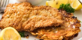 Schnitzel, Almanya ve Avusturya mutfaklarının en bilinen yemeklerinden biridir. İnce dilimlenmiş etin pane harcıyla kaplanıp kızartılmasıyla elde edilen bu lezzet, hem sokak yemekleri hem de restoran menülerinde sıklıkla yer alır. İsmi Almanca “dilim” anlamına gelen “Schnitt” kelimesinden türemiştir ve geleneksel olarak dana veya tavuk eti kullanılır. Konulu bir haber görseli.