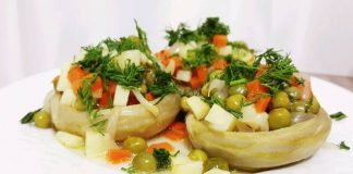 Türk mutfağının hafif ve sağlıklı lezzetlerinden biri olan zeytinyağlı enginar, hem sofralarda hem de kültürel mirasta önemli bir yere sahiptir. Ege ve Akdeniz mutfağının vazgeçilmez yemeklerinden biri olan enginar, tarih boyunca hem saray mutfaklarında hem de halk sofralarında hazırlanmıştır. Özellikle bahar ve yaz aylarında taze enginar kullanılarak yapılan bu yemek, hafifliği ve besleyici yönü ile ön plana çıkar. Konulu bir haber görseli.