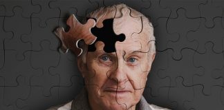 Yaşlanmayla birlikte bilişsel işlevlerde görülen gerileme, günümüzde birçok kişinin ortak kaygıları arasında yer alıyor. Özellikle Alzheimer hastalığı, hem bireyleri hem de ailelerini etkileyen önemli bir sağlık sorunu olarak öne çıkıyor. Bu noktada beslenme alışkanlıklarının beyin sağlığı üzerindeki rolü giderek daha fazla gündeme geliyor. Alzheimer önleyici MIND diyeti, zihinsel performansı desteklemeyi amaçlayan bütüncül bir beslenme yaklaşımı olarak dikkat çekiyor. Konulu bir haber görseli.
