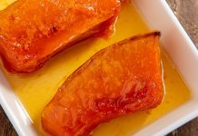 Fırın Kabak Tatlısı Kış Sofralarında Yeniden Yıldızını Parlatıyor Son yıllarda sağlıklı tatlılara olan ilginin artmasıyla birlikte fırın kabak tatlısı yeniden gündemde. Türk mutfağının köklü tatlıları arasında yer alan bu lezzet, özellikle kış aylarında sofraların vazgeçilmezlerinden biri olmaya devam ediyor. Hem hafif hem de besin değeri yüksek olması, tatlının tercih edilmesinde önemli bir etken olarak öne çıkıyor. Konulu bir haber görseli.