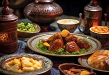 Helal Beslenme Bilinci Günlük Hayatta Neden Daha Fazla Öne Çıkıyor Helal beslenme, İslam inancına göre tüketilmesi uygun olan gıdaları ve bu gıdaların üretimden sofraya kadar geçen sürecini kapsayan geniş bir anlayışı ifade eder. Günümüzde bu kavram yalnızca dini bir hassasiyet olarak değil, aynı zamanda güvenli, temiz ve bilinçli tüketimle ilişkilendirilen bir yaşam biçimi olarak değerlendirilmektedir. Helal beslenme, bireyin ne yediğini bilmesini, gıdanın kaynağını sorgulamasını ve etik üretime önem vermesini teşvik eden bir yaklaşım sunar. Konulu bir haber görseli.