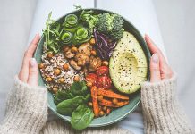 Periyodik Bitkisel Oruç: Sağlık Ve Doğal Yaşam İçin Yeni Trend Son yıllarda periyodik bitkisel oruç, sağlıklı yaşam ve kilo kontrolü arayışında olan bireyler arasında giderek popüler hale geliyor. Bu uygulama, belirli zaman dilimlerinde yalnızca bitkisel besinler tüketmeyi, hayvansal ürünlerden uzak durmayı temel alıyor. Periyodik bitkisel oruç, hem fiziksel sağlık hem de zihinsel denge açısından faydalar sunarken, modern beslenme trendleri arasında dikkat çekici bir konum kazanıyor. Konulu bir haber görseli.