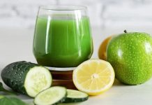 Sıvı diyeti, özellikle kısa süreli detoks programları ve sindirim sistemini rahatlatmak amacıyla tercih edilen bir beslenme yaklaşımıdır. Bu diyet, katı gıdalar yerine sıvı diyeti kapsamındaki çorbalar, smoothieler, taze meyve ve sebze suları ile uygulanır. Vücudu toksinlerden arındırırken enerji seviyelerini dengelemeye yardımcı olur. Düzenli uygulandığında metabolizmayı destekler, bağışıklık sistemini güçlendirir ve sindirimi kolaylaştırır. Konulu bir haber görseli.