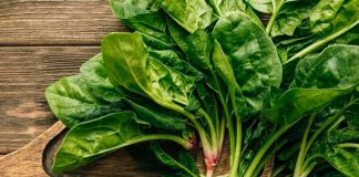 Soğuk havaların etkisini göstermesiyle birlikte mutfak alışkanlıkları da doğal olarak değişiyor. Yaz aylarında hafif ve serinletici gıdalar tercih edilirken, kış döneminde daha doyurucu ve mevsime uygun ürünler öne çıkıyor. Bu noktada kış sebzeleri, hem sofraların temelini oluşturuyor hem de mevsimsel beslenme anlayışının en önemli parçalarından biri olarak görülüyor. Konulu bir haber görseli.