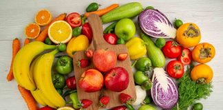 Günümüzde sağlıklı beslenme anlayışı yalnızca ne yediğimizle değil, yediğimiz gıdayı nasıl tükettiğimizle de yakından ilişkilendiriliyor. Bu noktada meyve ve sebzelerin kabuklarıyla tüketimi, son yıllarda giderek daha fazla gündeme gelen bir konu haline geliyor. Uzmanlar ve beslenme trendleri, kabukların atılmak yerine doğru şekilde değerlendirilmesinin hem bireysel beslenme alışkanlıklarını hem de gıda israfını doğrudan etkilediğine dikkat çekiyor. Konulu bir haber görseli.